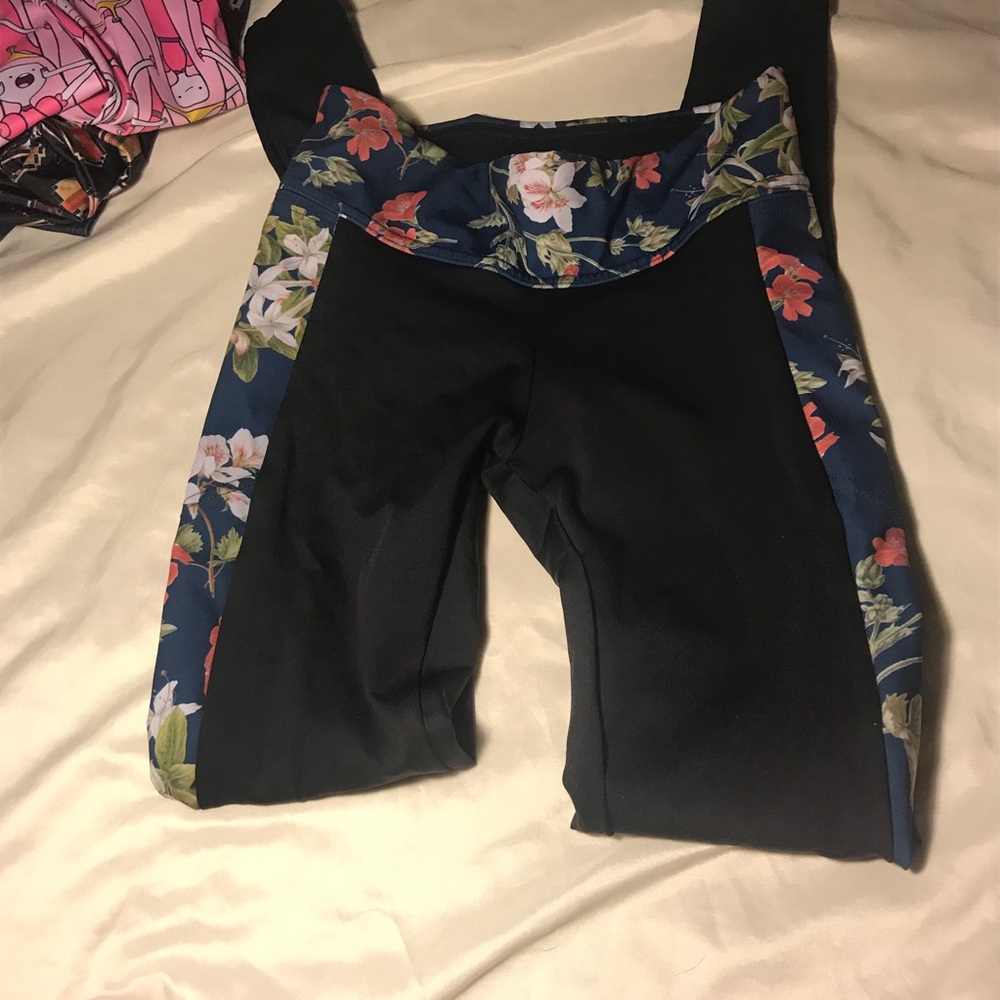 Gorgeous garden yoga style Xs BlackMilk
